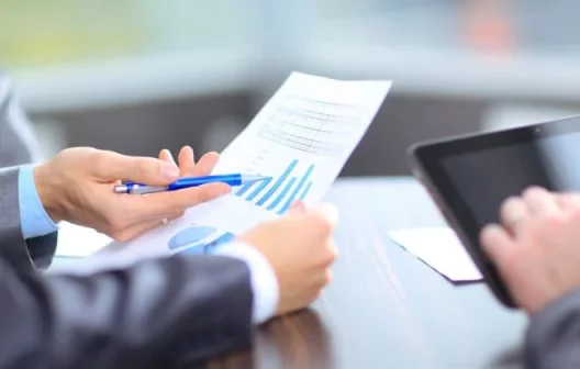 "Descubra o momento certo para contar com um consultor financeiro e multiplicar sua riqueza!"