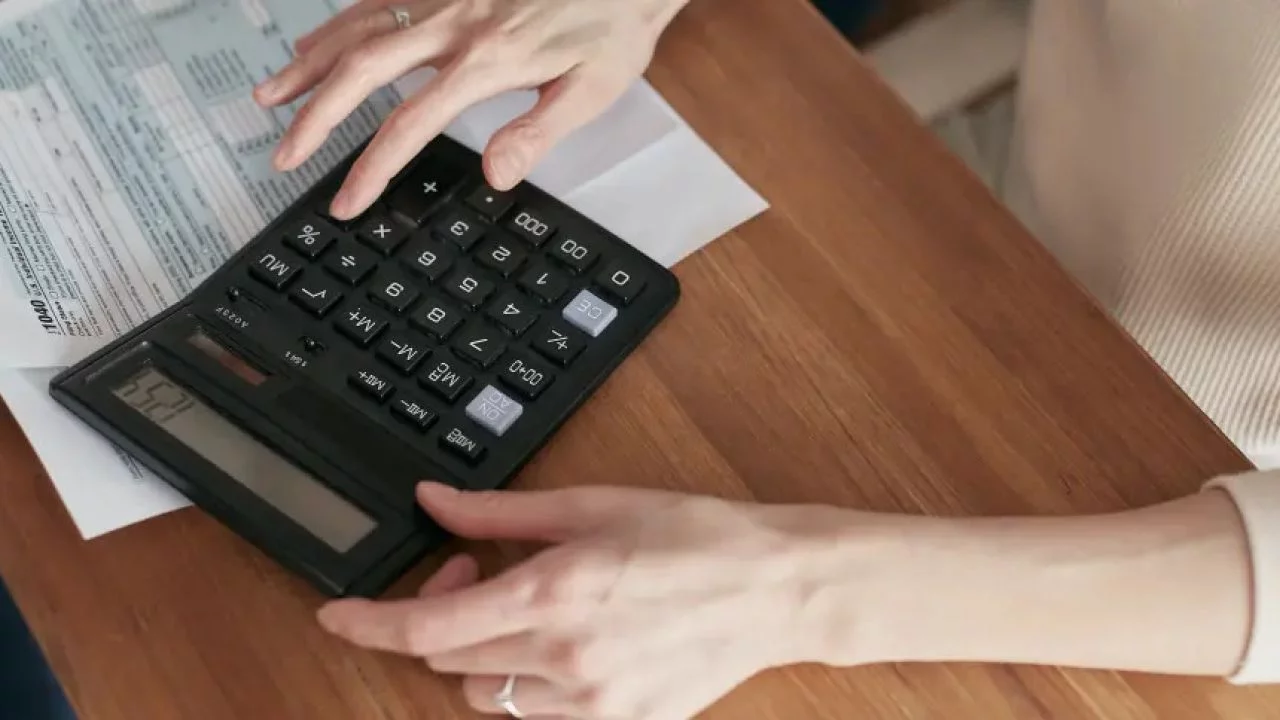 Dívidas do começo do ano: Confira dicas para se organizar e pagar tudo