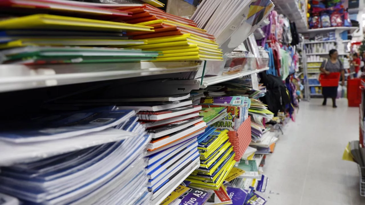 Material escolar: confira dicas para economizar na volta às aulas.