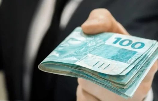 "Descubra as melhores opções de empréstimo para se livrar das dívidas de uma vez por todas!"