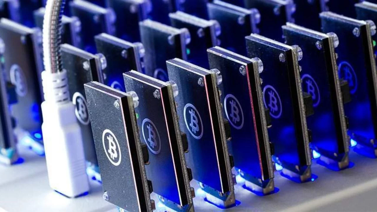 Bitcoin: Saiba como começar a minerar a criptomoeda agora mesmo