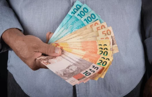 "Bancos fazem retorno triunfal: Oferta de empréstimo consignado está de volta!"