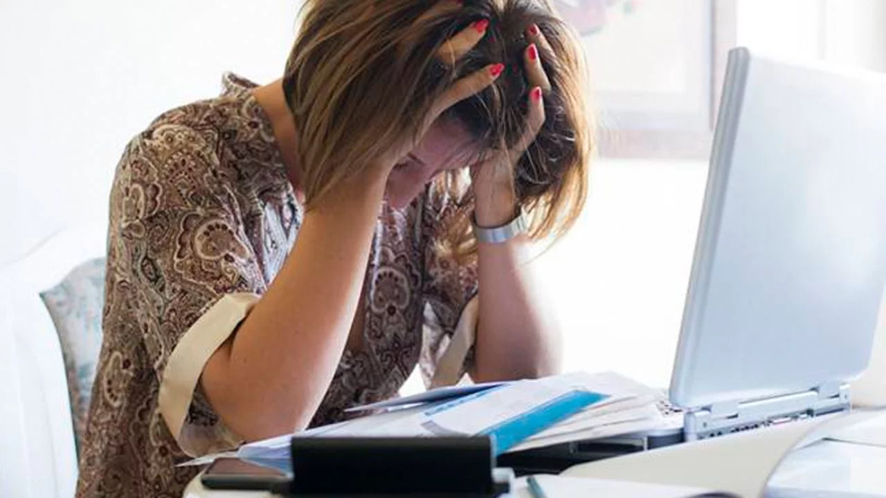 Inadimplência cresce e atinge 70,5 milhões de pessoas. Confira dicas para sair do vermelho.