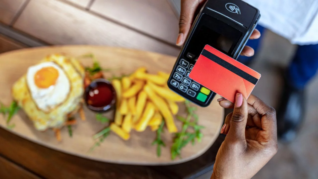 Vale-Refeição: Confira algumas dicas para fazer o benefício render