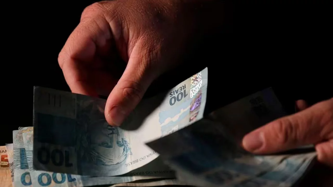 Novo valor do salário mínimo: Confira o reajuste anunciado pelo governo. 