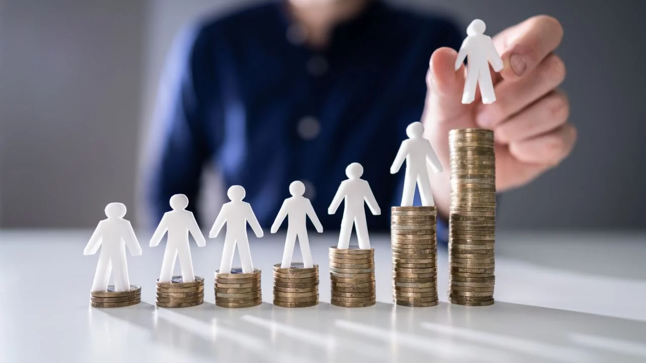 Ministério da Fazenda pode desonerar salário mínimo. Entenda a medida.