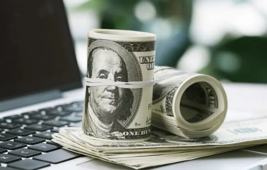 "Receba pagamentos internacionais com facilidade - Abra sua conta em dólar agora mesmo!"