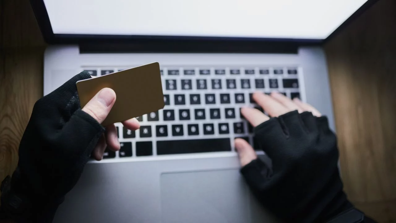 Golpes financeiros: Confira os mais comuns no Brasil