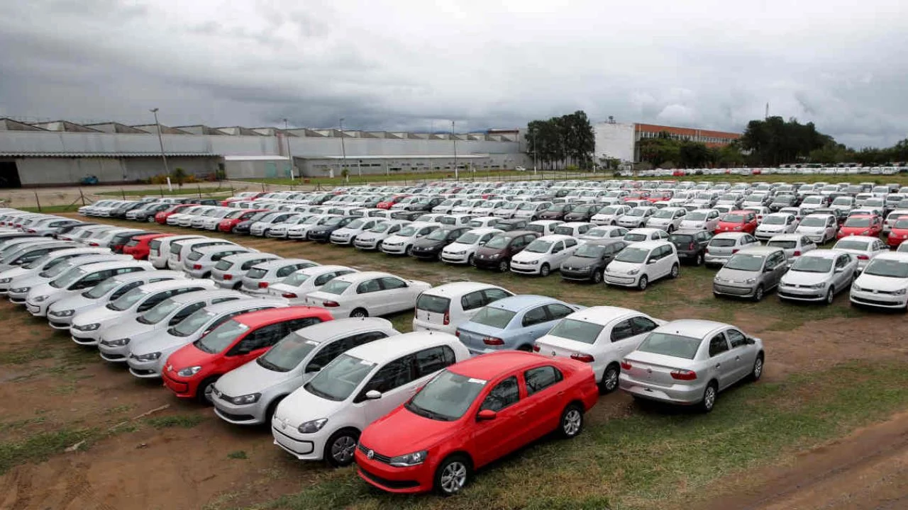 Governo vai dar descontos em carros populares. Confira como vai ficar o programa.