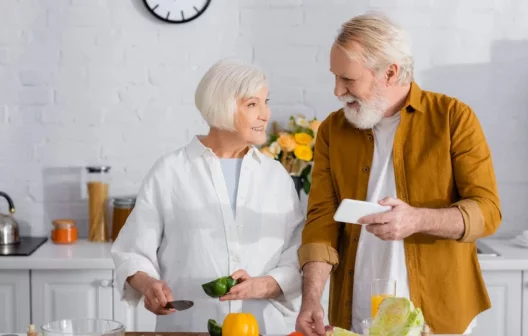"Descubra novas formas de aposentados aumentarem sua renda extra com 6 ideias criativas de tenda"