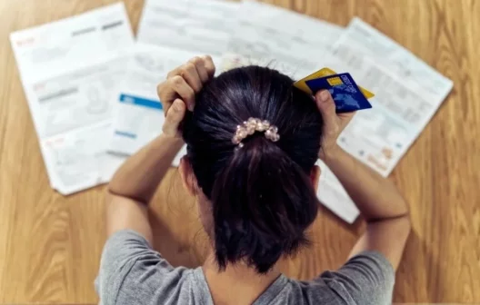 "Transforme suas finanças: 10 estratégias infalíveis para se livrar das dívidas até o final de 2024"