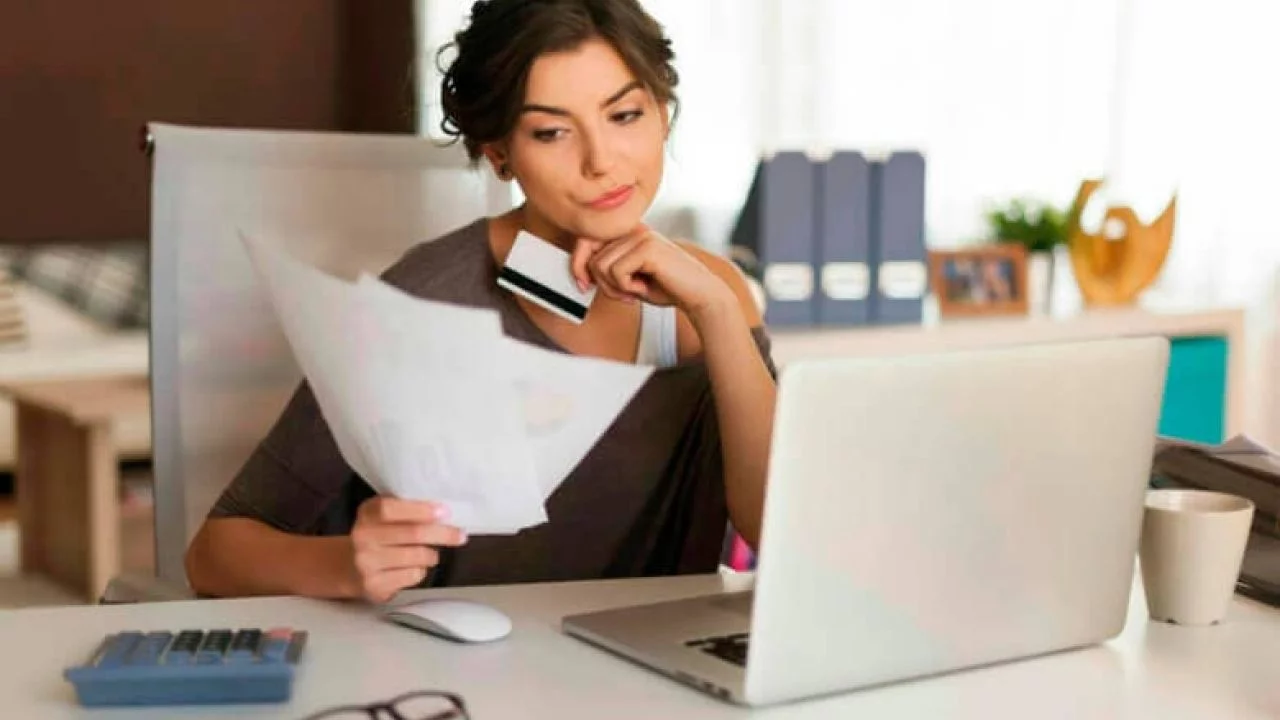 Como se manter adimplente? Confira dicas para pagar as contas em dia