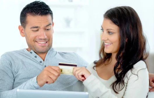 "Descubra os benefícios e vantagens da conta conjunta e porque vale a pena ter uma!"