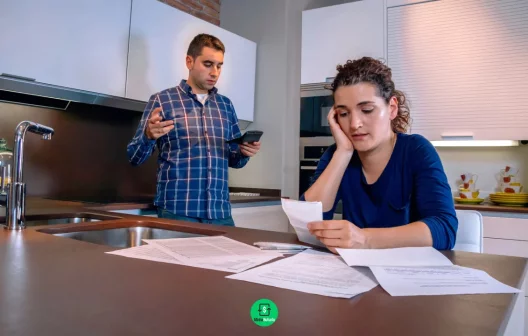 "Desvende os segredos financeiros do casal: dicas infalíveis para equilibrar as contas juntos!"