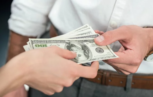 "Dólar paralelo: descubra os segredos da moeda clandestina e suas peculiaridades"