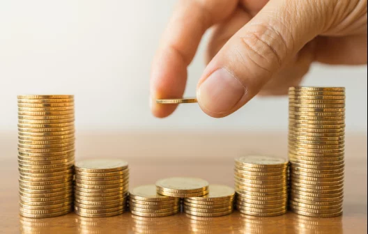 "Descubra o segredo para conquistar uma renda mensal de R$ 5 mil investindo o mínimo possível!"