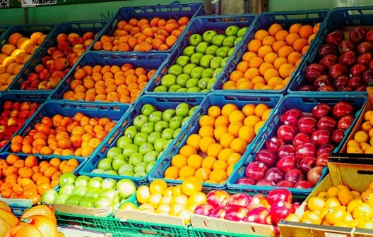 "Siga estas dicas infalíveis para economizar na feira e maximizar suas compras!"