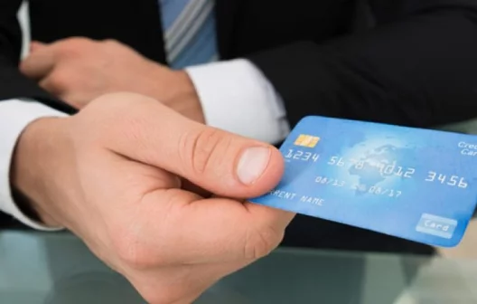 "Desvende os segredos do limite do cartão de crédito e evite armadilhas financeiras!"