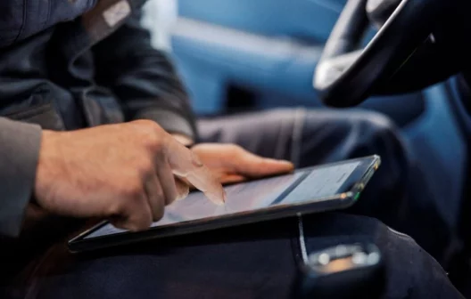 "Não caia na ilegalidade: Descubra como regularizar o licenciamento atrasado do seu veículo agora mesmo!"