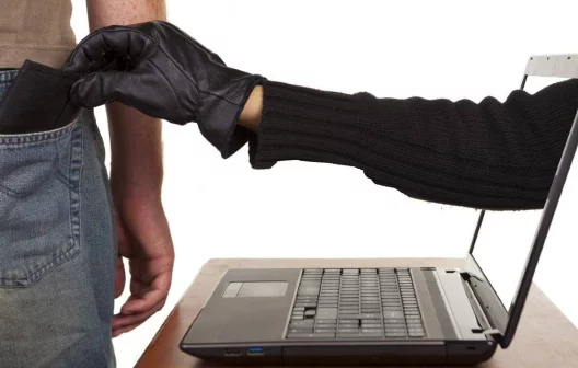 "Atenção! Proteja-se dos golpes na internet durante as festas de fim de ano com essas 5 dicas infalíveis"