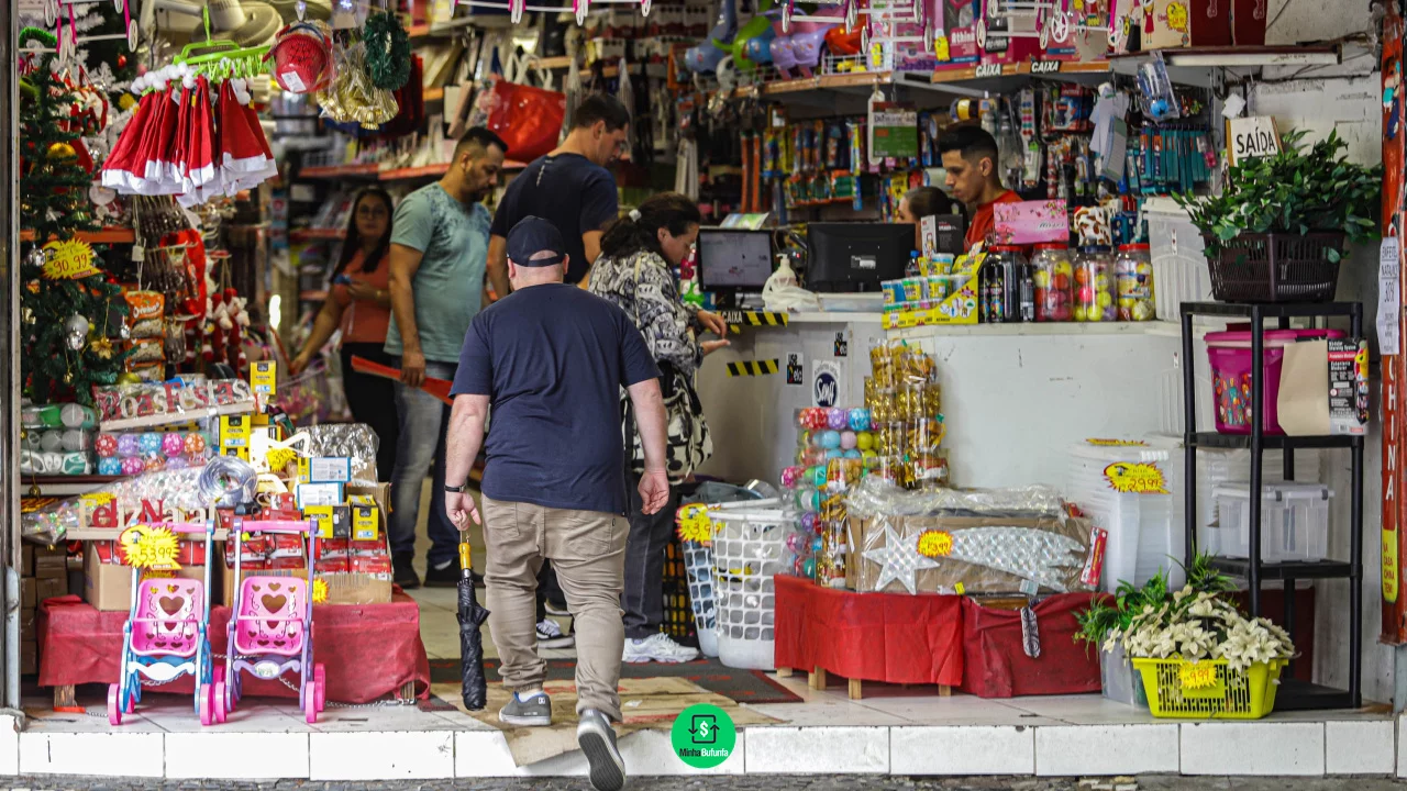 Onde procurar emprego temporário no final de ano? Confira dicas
