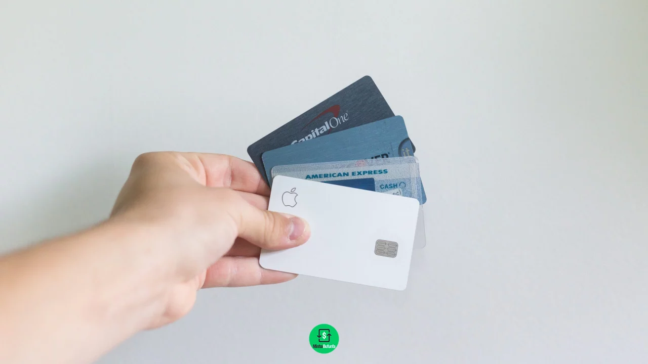 Cartão adicional vale a pena? Entenda quando faz sentido pedir